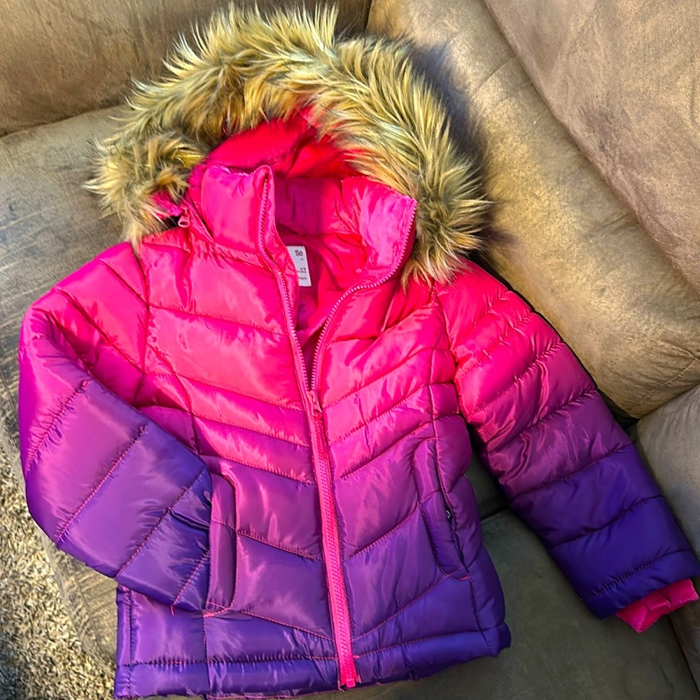 So girls puffer with fur hood